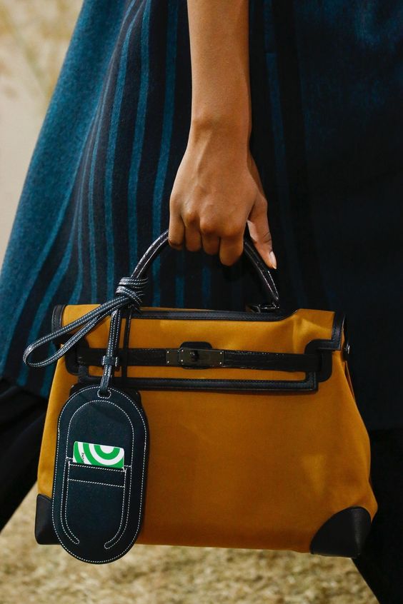 Модные брендовые сумки сезона 2019-2020