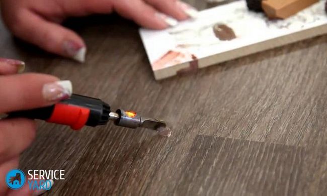 Як прибрати вм'ятини на лінолеумі?