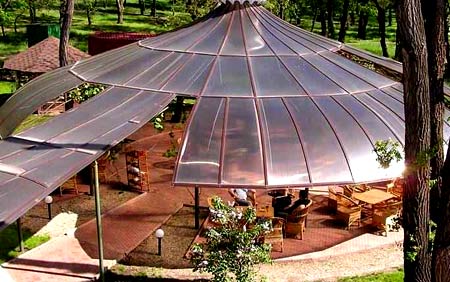 кругла альтанка