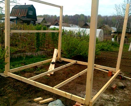 дерев'яний каркас альтанки