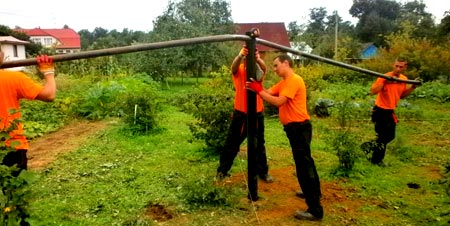 вкручування стовпів