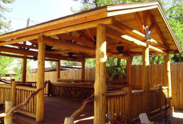 альтанка з колод