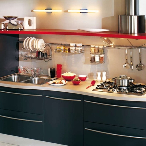 Рейлінги для кухні: поради щодо вибору та монтажу