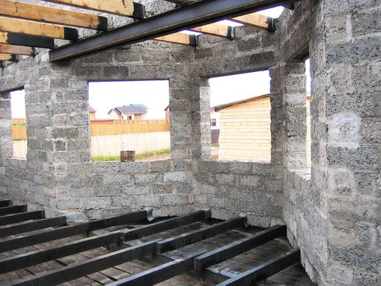 7 порад щодо вибору блоків з арболіта: плюси, мінуси, склад, виробництво