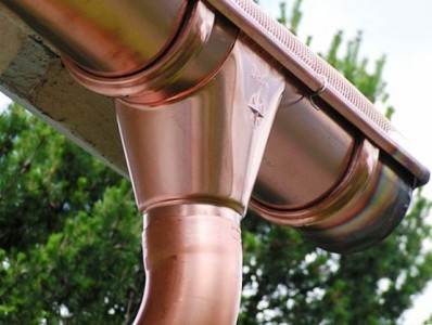 мідний металевий водостік