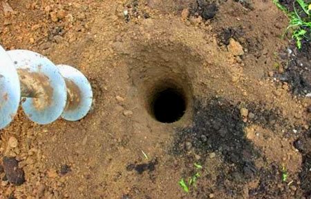 ямка під стовпчики