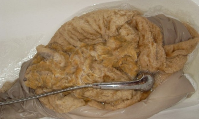 Чи можна прати натуральну або штучну дублянку?