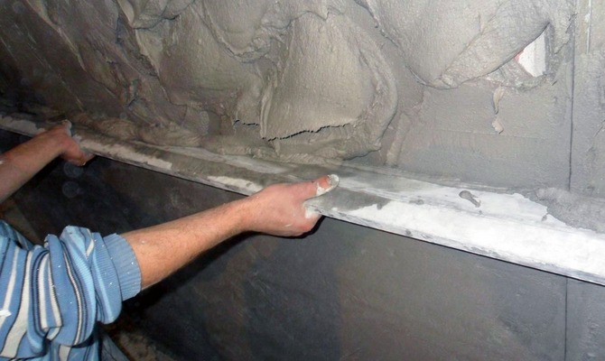 Вибір вологостійкої штукатурки для ванної та її нанесення