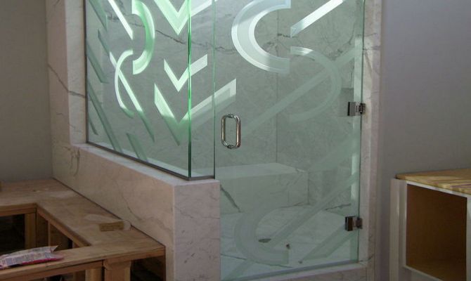 Встановлюємо душові кабіни зі скла