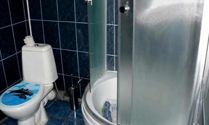 Встановлюємо душові кабіни зі скла