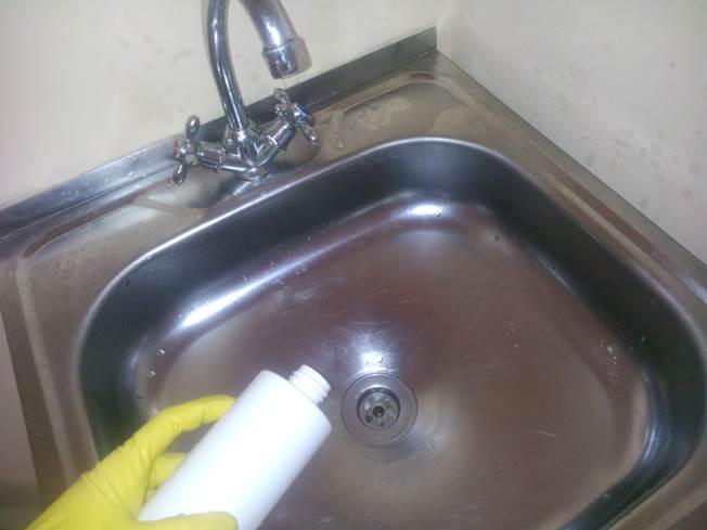 Запах з каналізації: що робити?