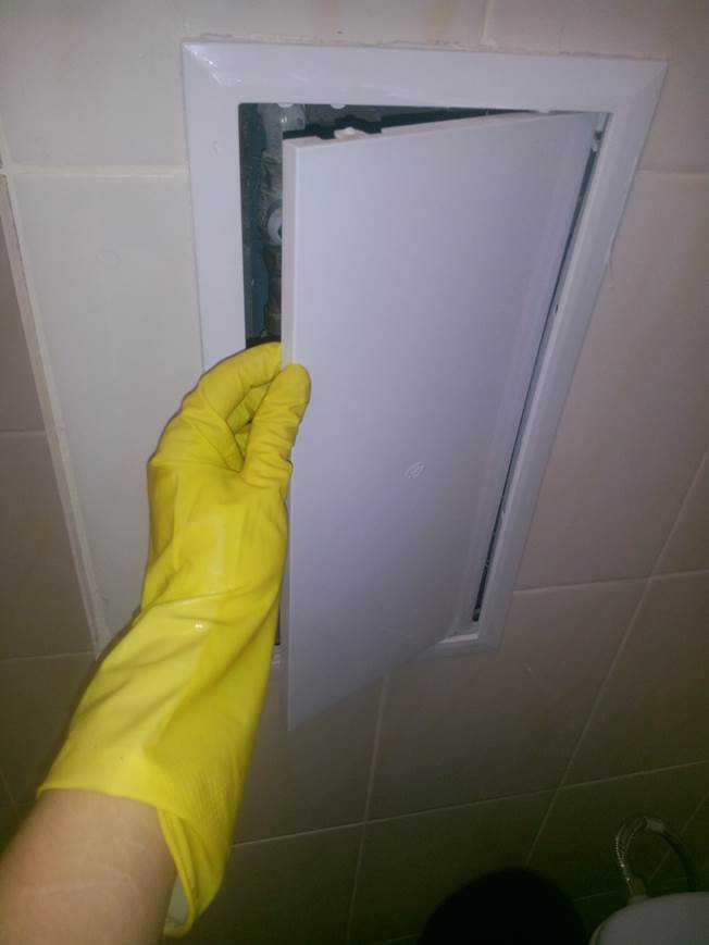 Запах з каналізації: що робити?