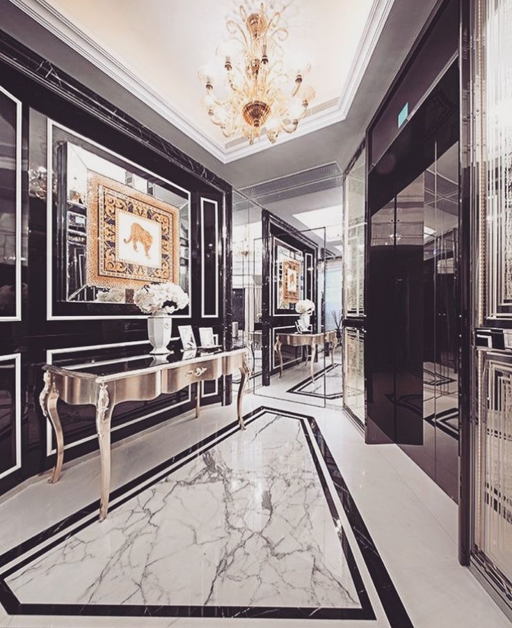 Цікаві варіанти обробки прихожей кімнати