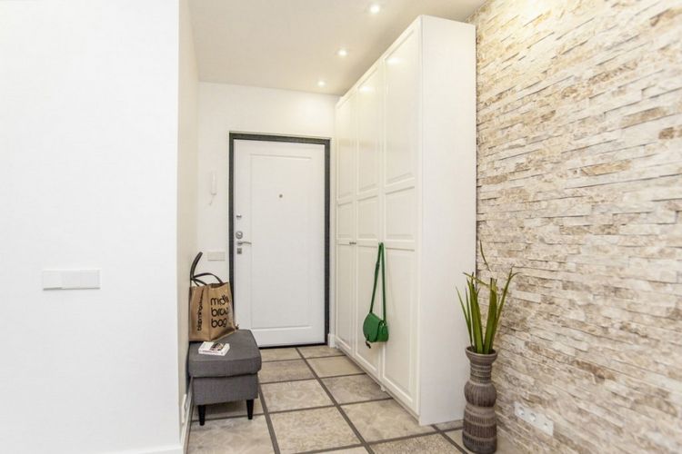 Цікаві варіанти обробки прихожей кімнати